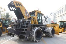 XCMG Official Solid Roller Road Machine Xh365 Landfill Compactor with Diesel Engine Price